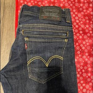 Back pocket zipper, like new 31x32 Levi jeans